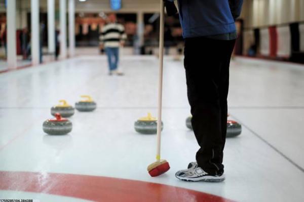 棒球与垒球运动对比分析